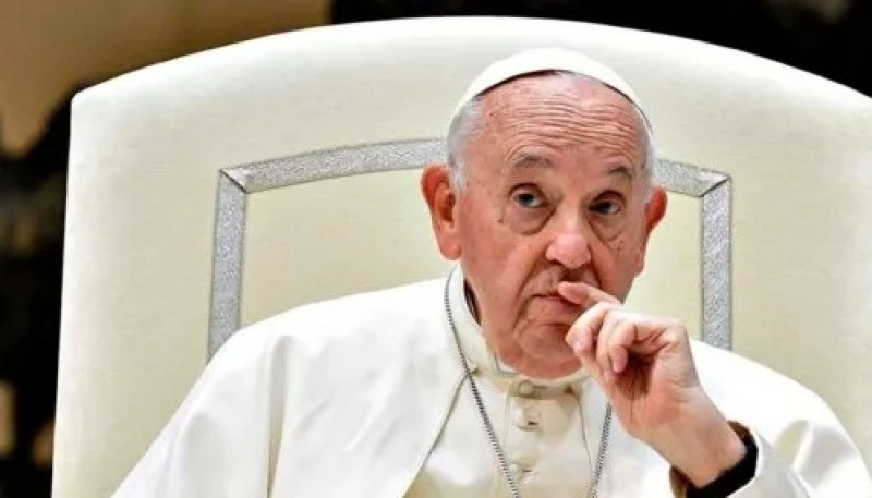 El papa Francisco sufrió una crisis respiratoria