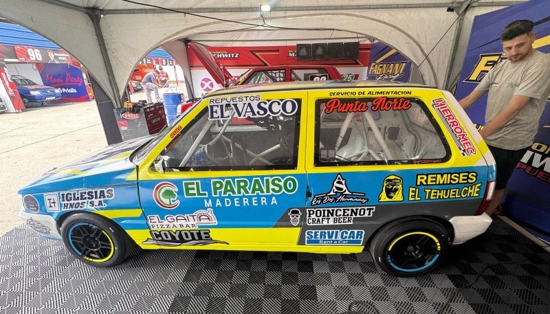 El Fiat Uno de Willy respondió bien a las exigencias del día.  