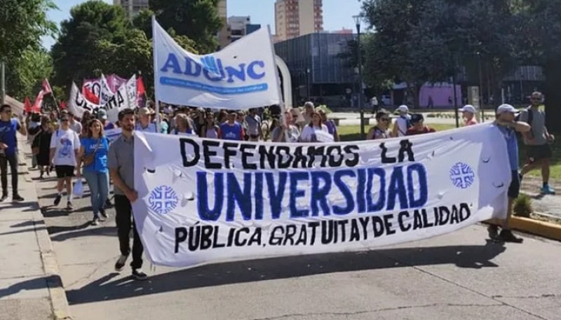 Docentes universitarios pararán el 17 y 18 de marzo