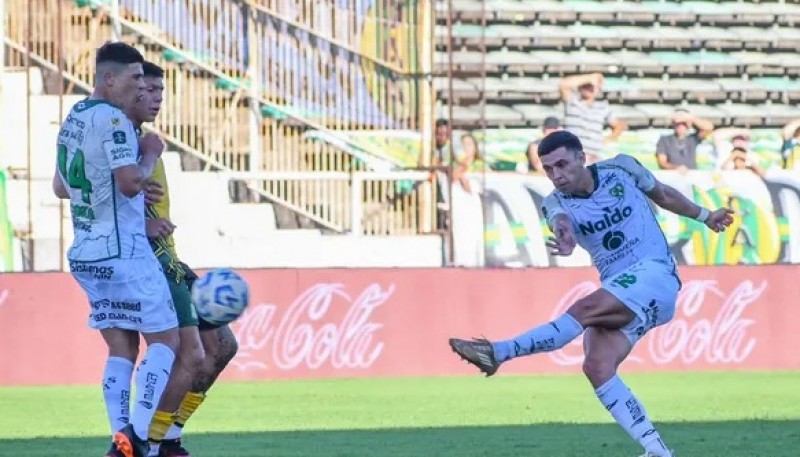 Sarmiento impidió la primera victoria de Aldosivi tras igualar 2-2