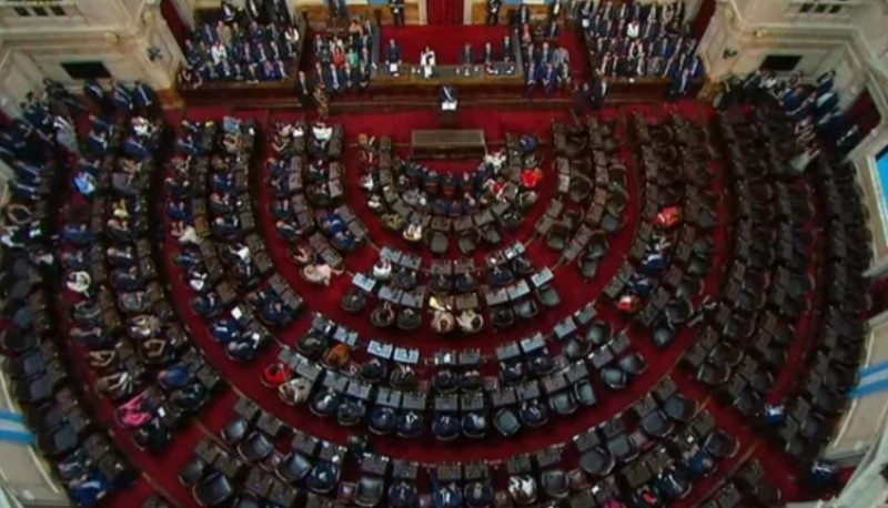 La impactante imagen de una Asamblea Legislativa semivacía cuando hablaba Javier Milei