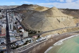 Financiamiento histórico para el acueducto de Comodoro Rivadavia e inversión en educación y salud