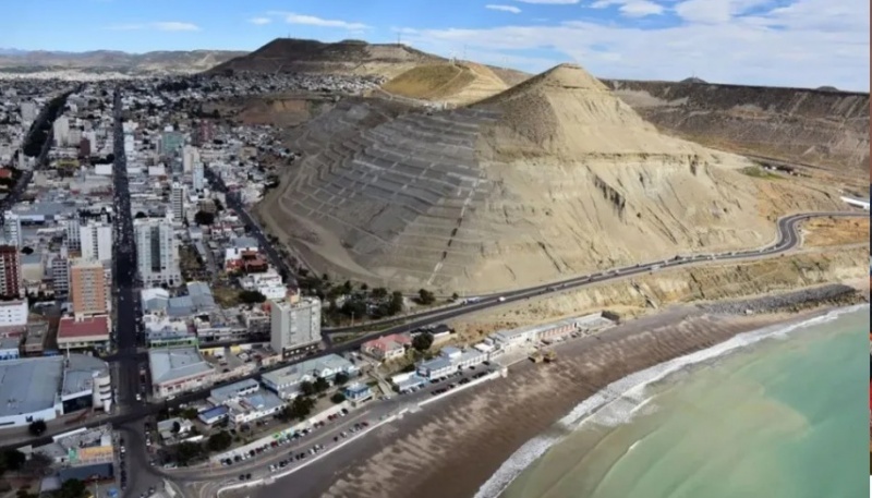 Financiamiento histórico para el acueducto de Comodoro Rivadavia e inversión en educación y salud