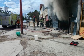 La policía investiga un posible incendio intencional de una vivienda