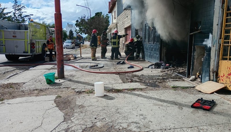 La policía investiga un posible incendio intencional de una vivienda 