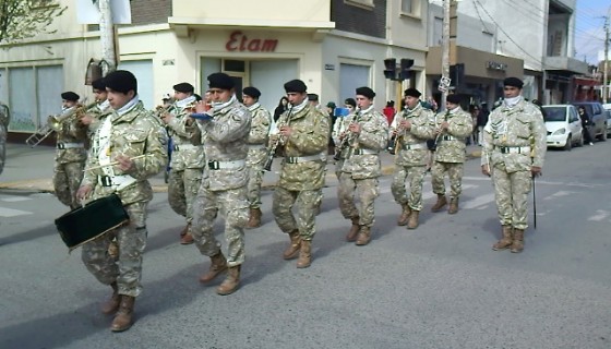 La banda del Regimiento entonó “Desde el sur”.