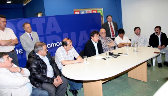 Esta tarde, Eduardo Costa llamó a una conferencia de prensa.