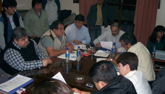 Dirigentes de la FETRAM, esperan por la audiencia. (Foto Archivo)