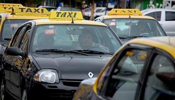 Los taxistas no quieren el aumento.