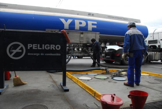 No hay desabastecimiento” de combustible en surtidoras de YPF
