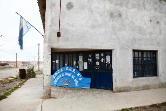 La Asociación de Padre del Barrio San Benito, en 13 y 6. (Foto H.C.)