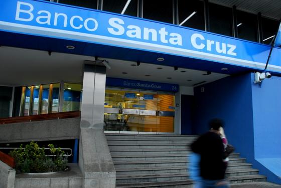 El Banco Santa Cruz superar este a o los 100 puntos de contacto