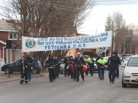 Los trabajadores marcharon por la ciudad.