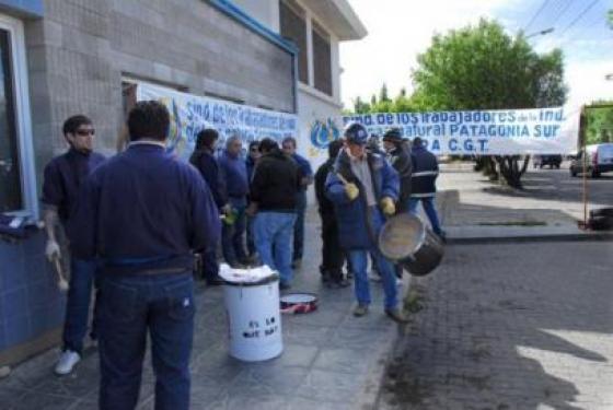 Los trabajadores estudian contrapropuesta. (Foto Archivo)