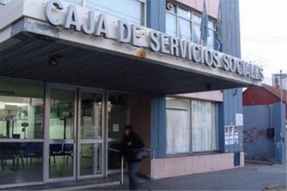 La Caja adeuda un millón y medio al sector.