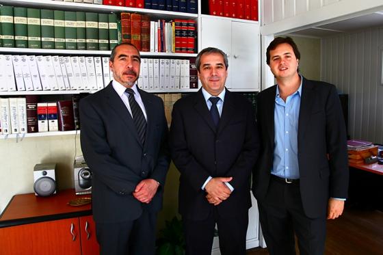 César Amaya junto a Mario Paradelo y Fernando Agüero. (Foto: H. C)