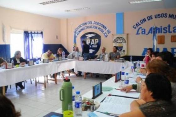 Los secretarios generales durante un plenario. (Foto Archivo)