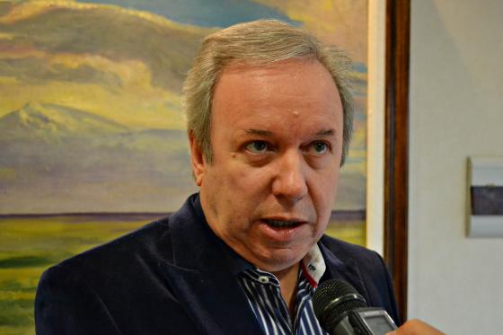 Peralta insistió en la necesidad de que la legislatura apruebe la toma de deuda pública.