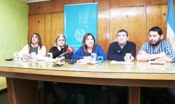 La conferencia de prensa se hizo en la sala de sesiones del CPE. (C.G.). 